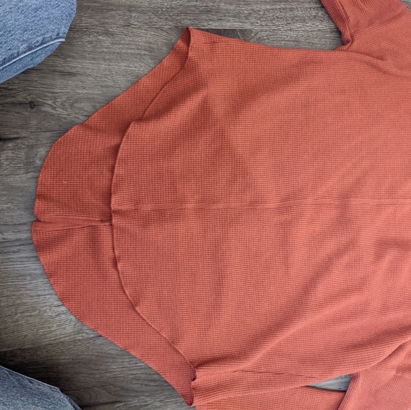 Aritzia Tie Front thermal - Picture 3 of 4